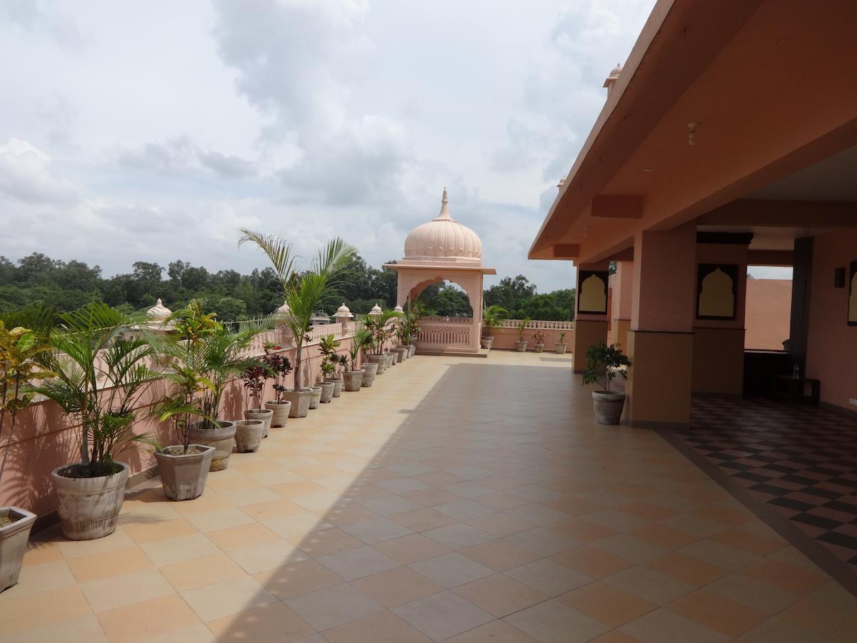 Hôtel The Royal Retreat à Ranchi Extérieur photo