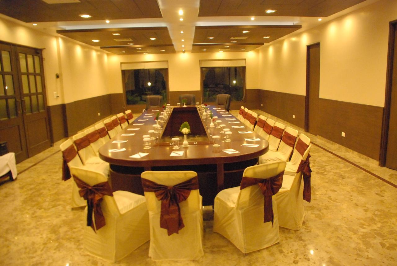 Hôtel The Royal Retreat à Ranchi Extérieur photo