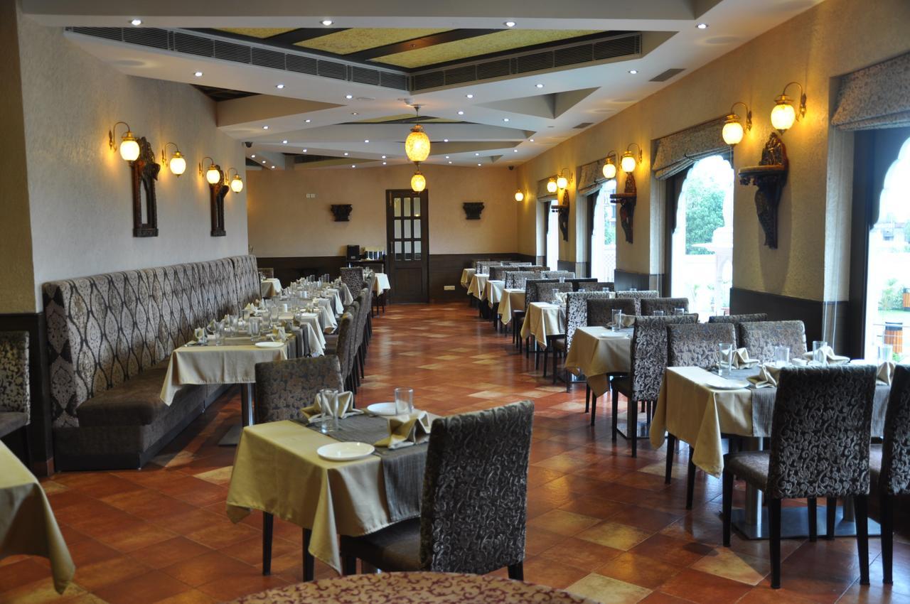 Hôtel The Royal Retreat à Ranchi Extérieur photo